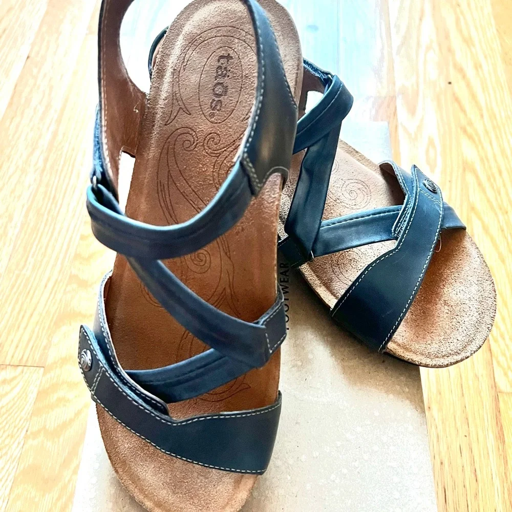 Taos Universal Sandals 39 Like New - Picture 4 of 7